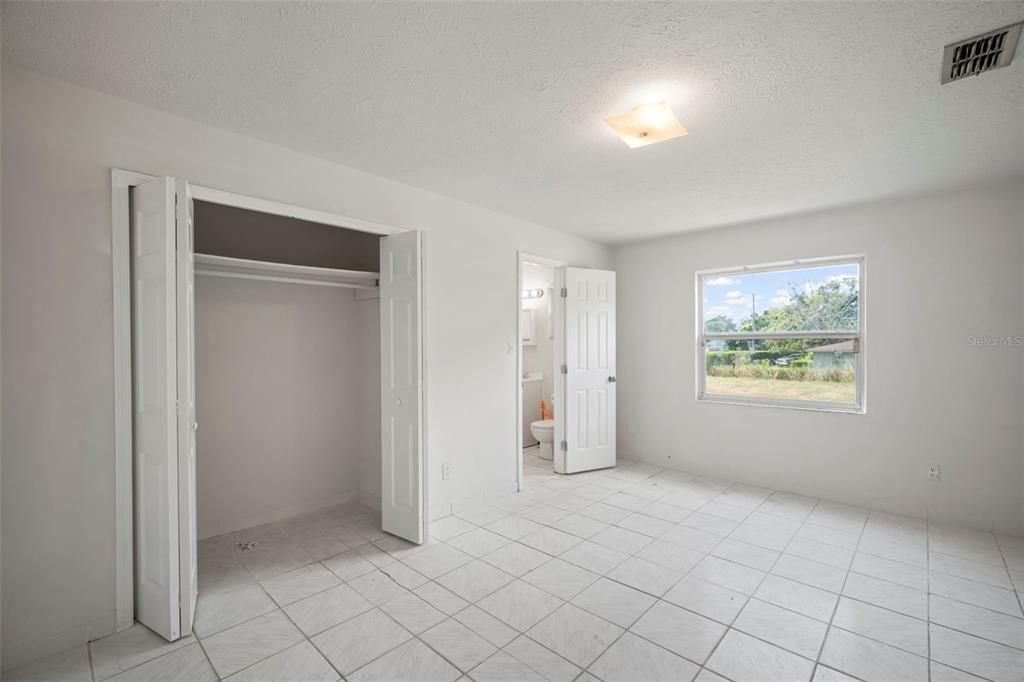 待售: $464,900 (6 贝兹, 0 浴室, 3149 平方英尺)