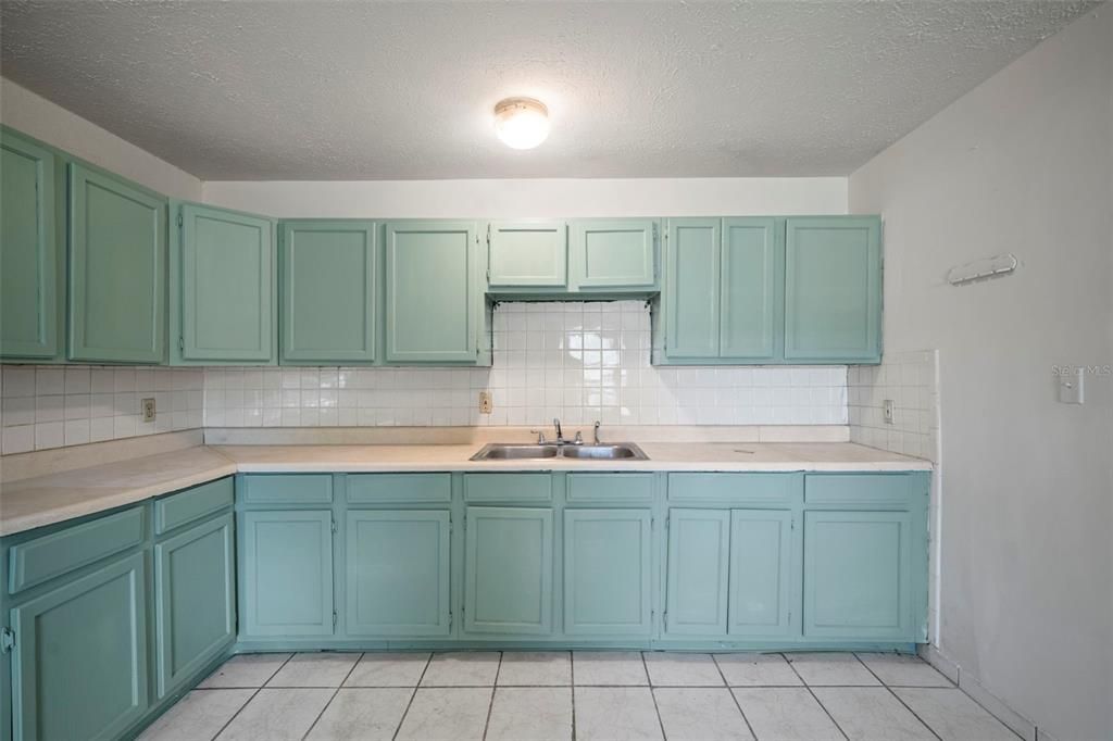 待售: $464,900 (6 贝兹, 0 浴室, 3149 平方英尺)