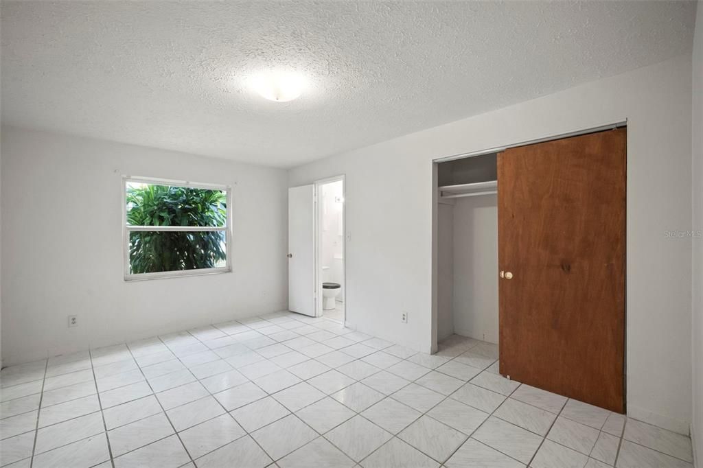 待售: $464,900 (6 贝兹, 0 浴室, 3149 平方英尺)