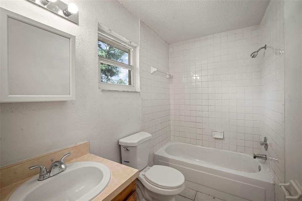 待售: $464,900 (6 贝兹, 0 浴室, 3149 平方英尺)