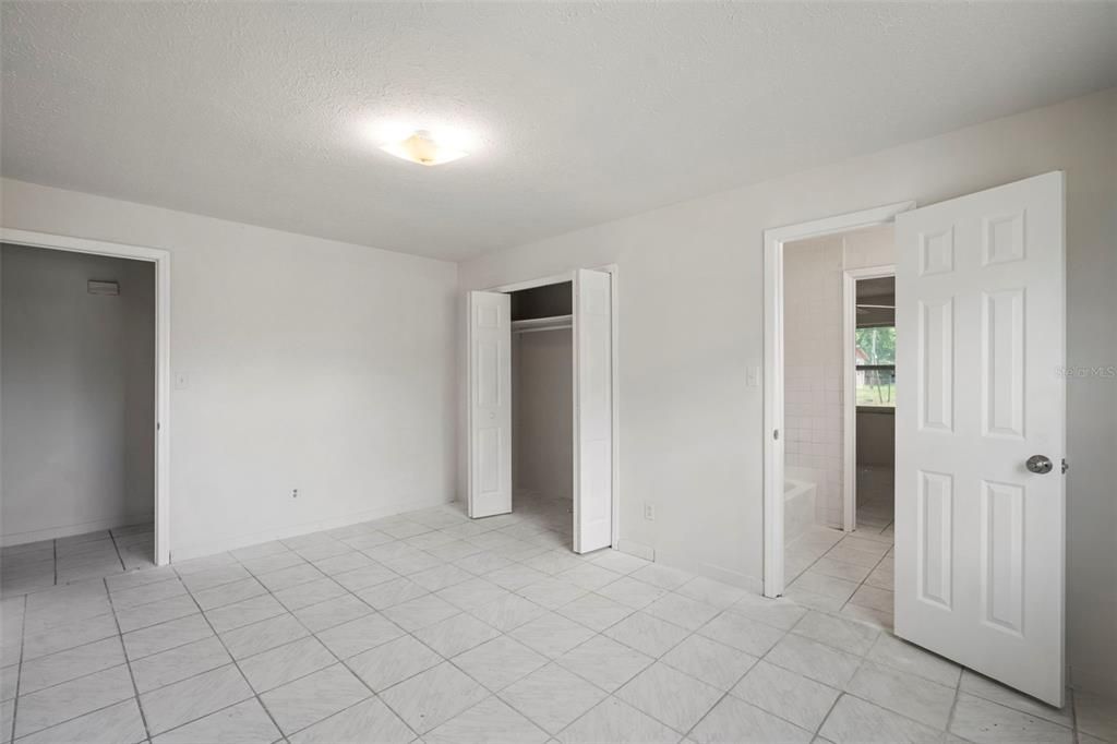 待售: $464,900 (6 贝兹, 0 浴室, 3149 平方英尺)