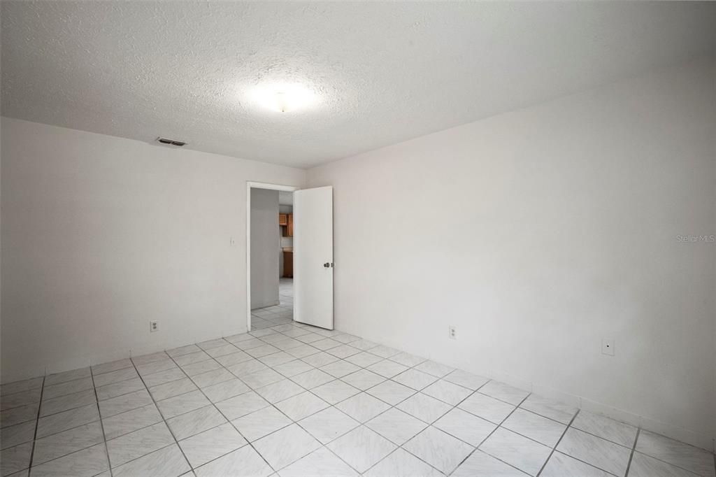 待售: $464,900 (6 贝兹, 0 浴室, 3149 平方英尺)