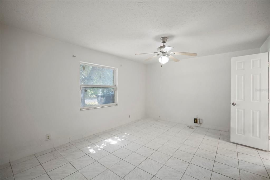 待售: $464,900 (6 贝兹, 0 浴室, 3149 平方英尺)