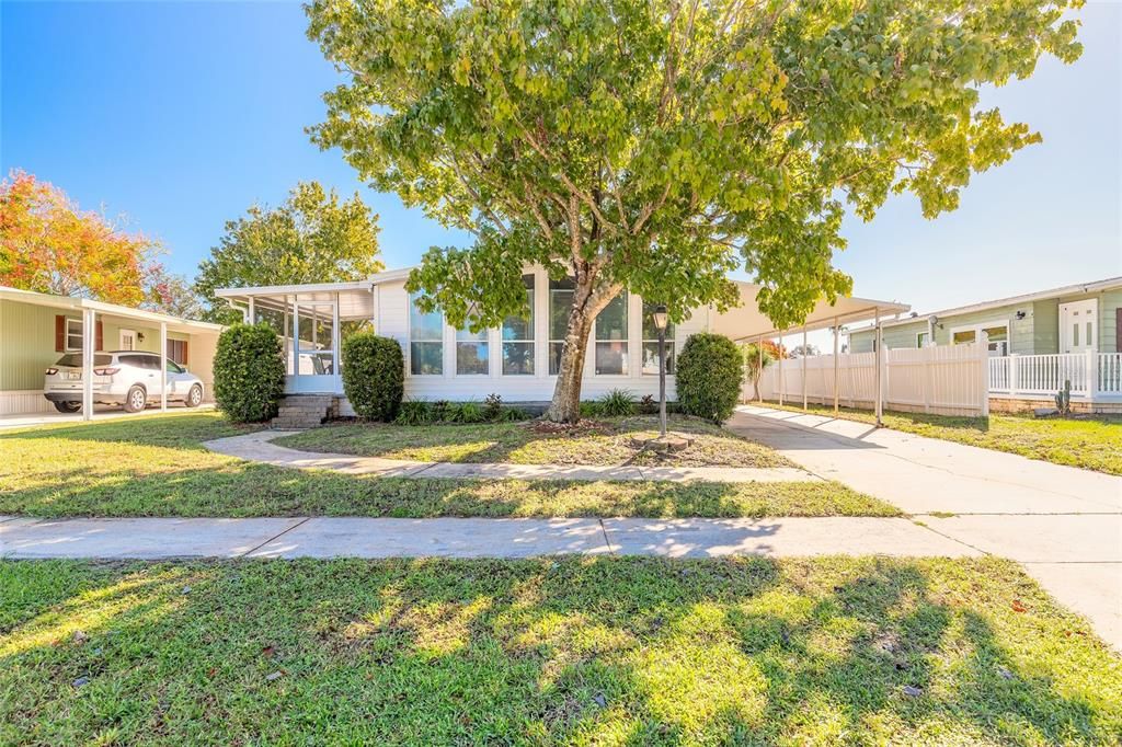 Active With Contract: $179,900 (2 beds, 2 baths, 1248 Square Feet)