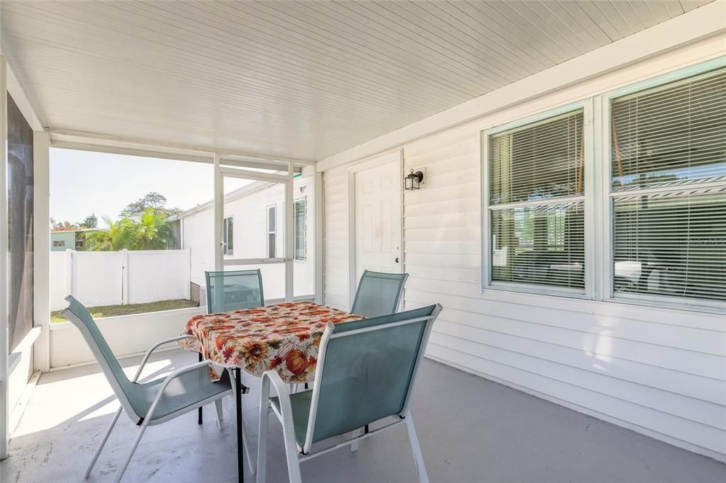 Active With Contract: $179,900 (2 beds, 2 baths, 1248 Square Feet)