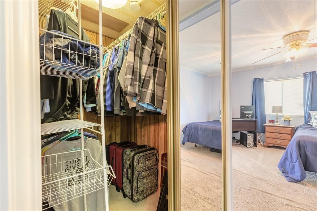 Active With Contract: $179,900 (2 beds, 2 baths, 1248 Square Feet)