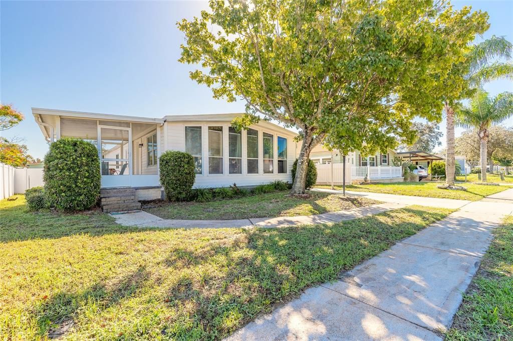 Active With Contract: $179,900 (2 beds, 2 baths, 1248 Square Feet)