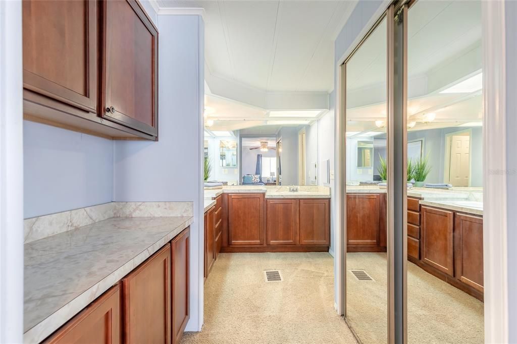 Active With Contract: $179,900 (2 beds, 2 baths, 1248 Square Feet)