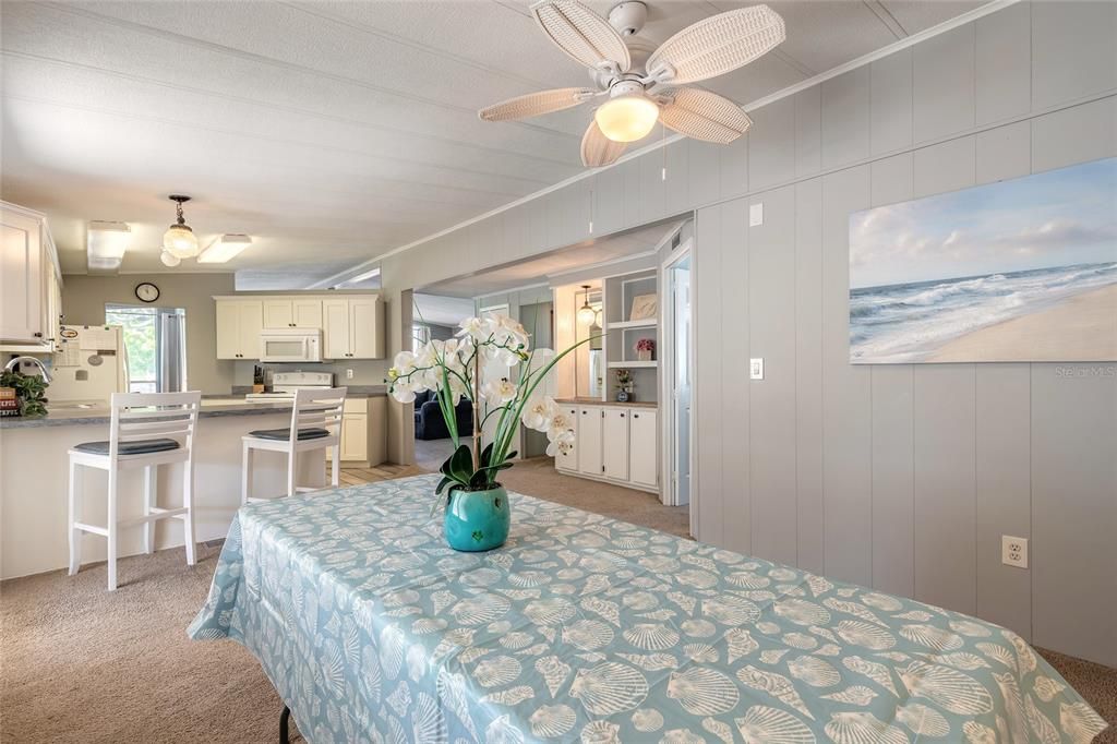 Active With Contract: $179,900 (2 beds, 2 baths, 1248 Square Feet)