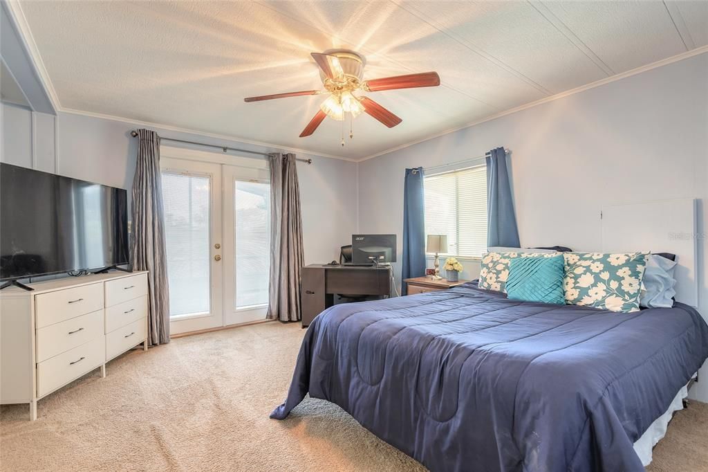 Active With Contract: $179,900 (2 beds, 2 baths, 1248 Square Feet)