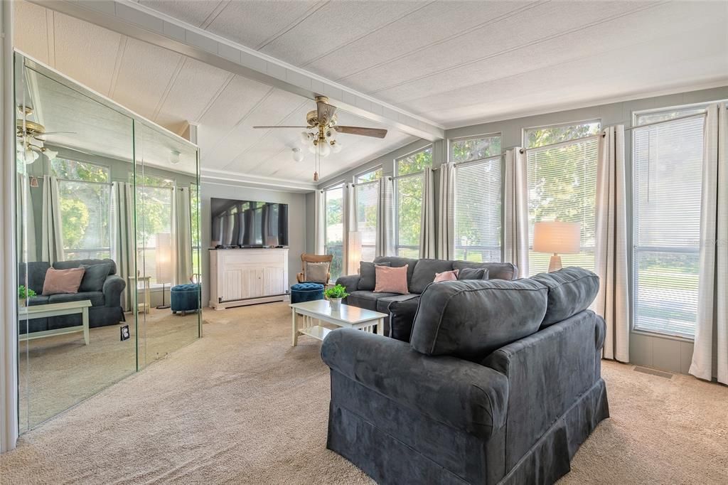 Active With Contract: $179,900 (2 beds, 2 baths, 1248 Square Feet)