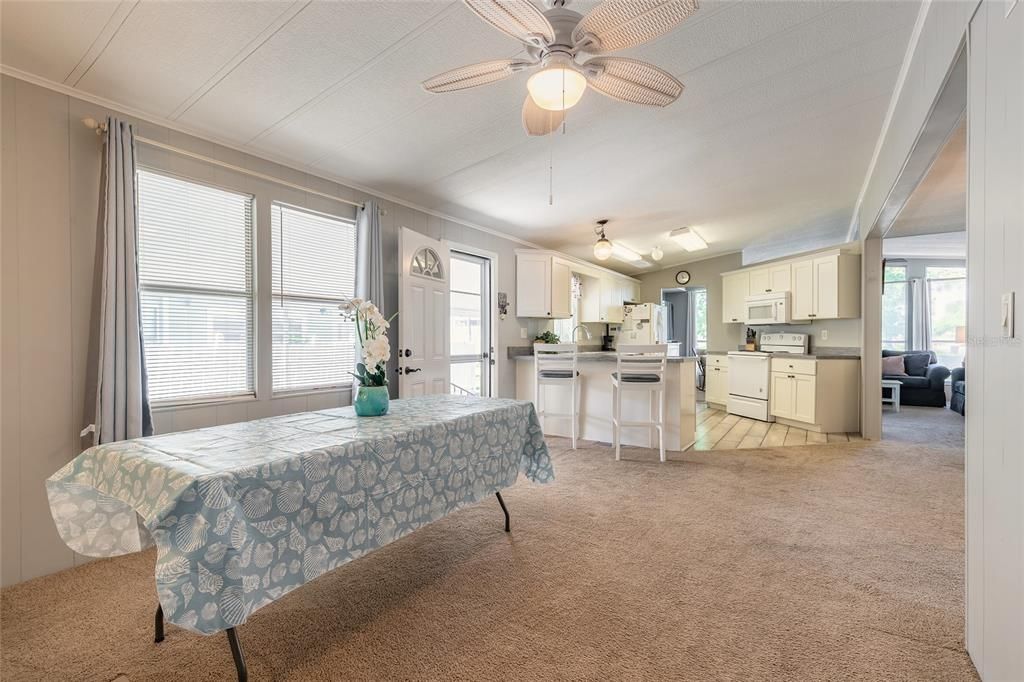 Active With Contract: $179,900 (2 beds, 2 baths, 1248 Square Feet)