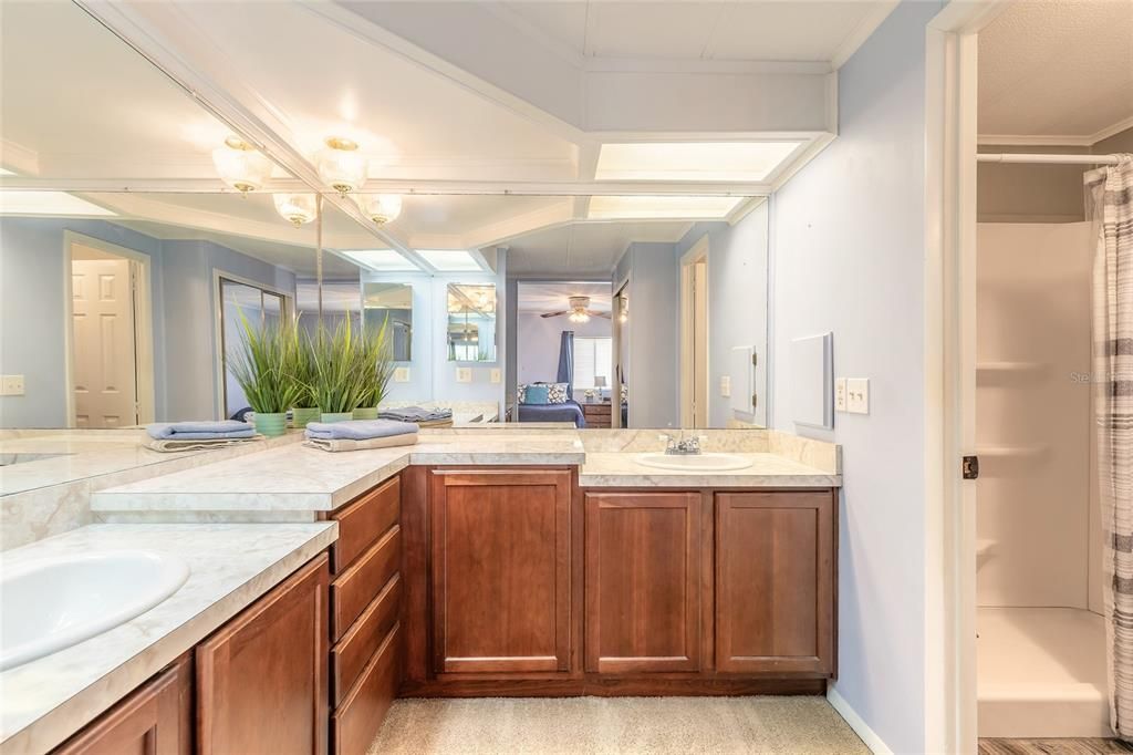 Active With Contract: $179,900 (2 beds, 2 baths, 1248 Square Feet)