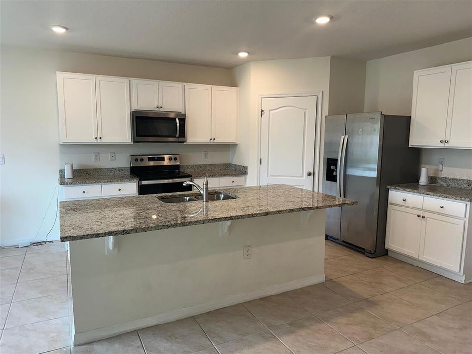 В аренду: $2,800 (5 спален, 3 ванн, 2626 Квадратных фут)