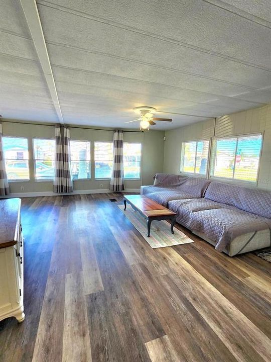 En Venta: $164,000 (3 camas, 2 baños, 1212 Pies cuadrados)