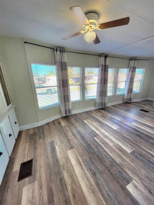 En Venta: $164,000 (3 camas, 2 baños, 1212 Pies cuadrados)