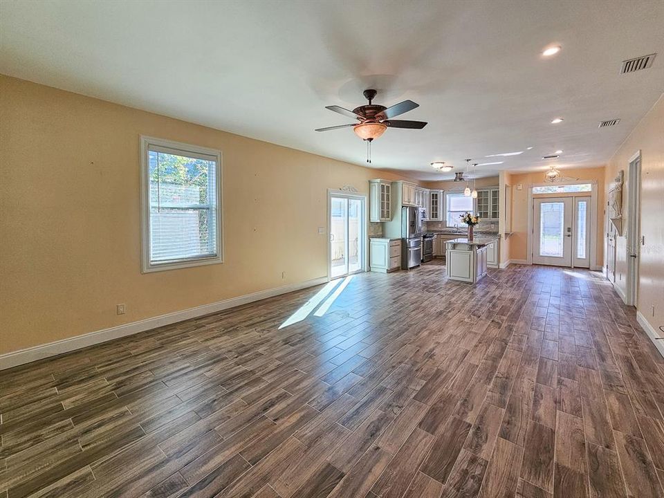 待售: $385,000 (3 贝兹, 2 浴室, 1458 平方英尺)