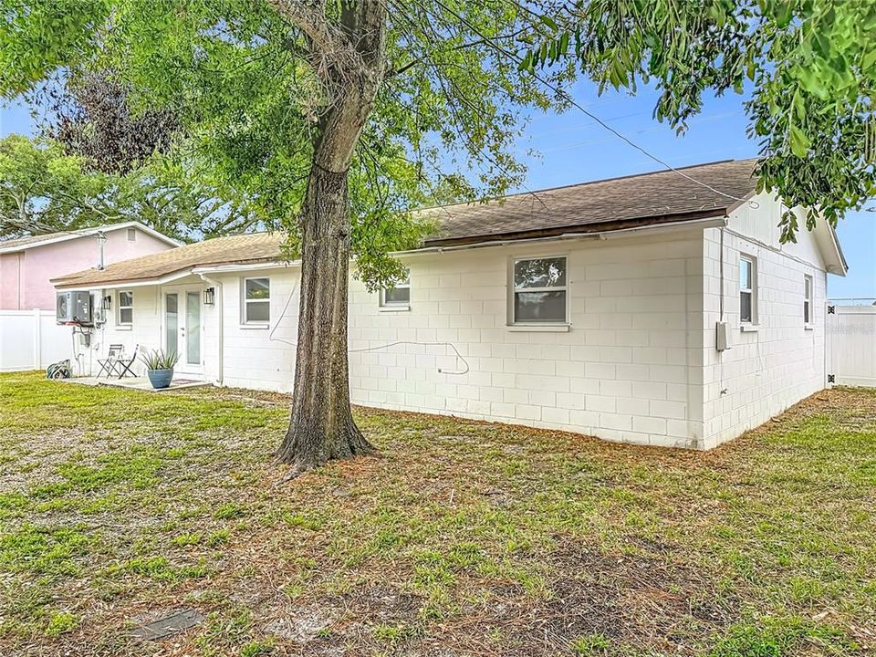 For Sale: $369,000 (3 beds, 2 baths, 1188 Square Feet)