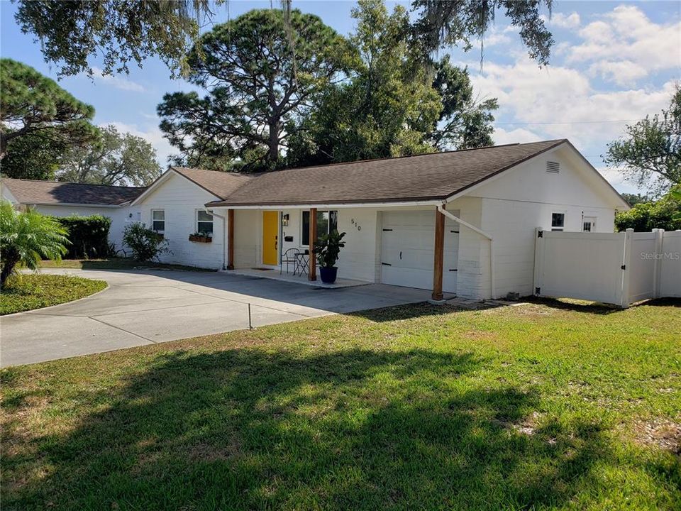 For Sale: $369,000 (3 beds, 2 baths, 1188 Square Feet)