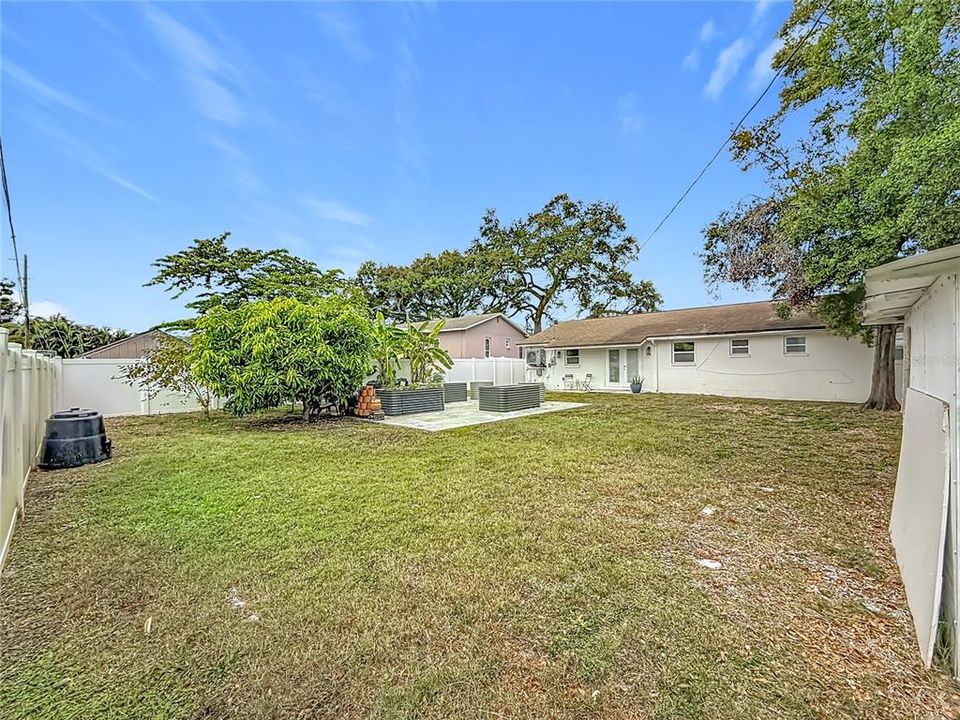 For Sale: $369,000 (3 beds, 2 baths, 1188 Square Feet)