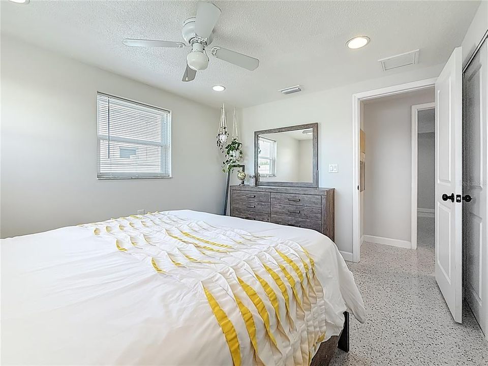 For Sale: $369,000 (3 beds, 2 baths, 1188 Square Feet)