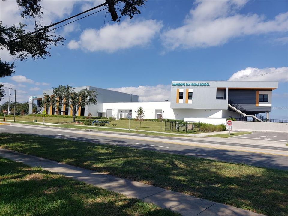 For Sale: $369,000 (3 beds, 2 baths, 1188 Square Feet)