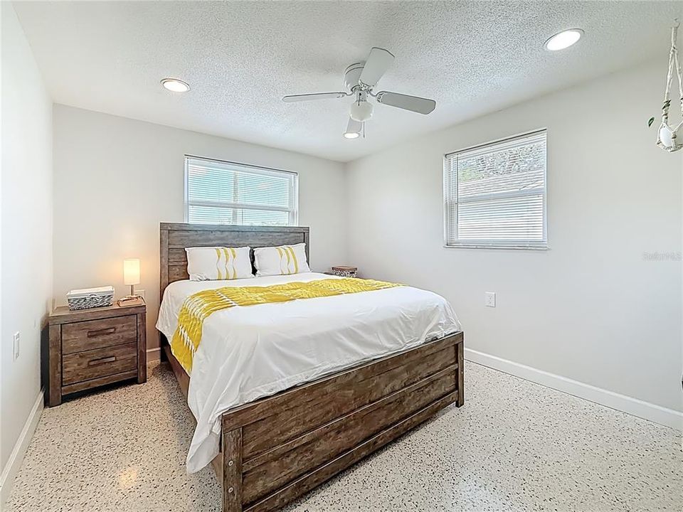 For Sale: $369,000 (3 beds, 2 baths, 1188 Square Feet)
