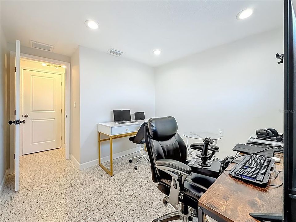 For Sale: $369,000 (3 beds, 2 baths, 1188 Square Feet)