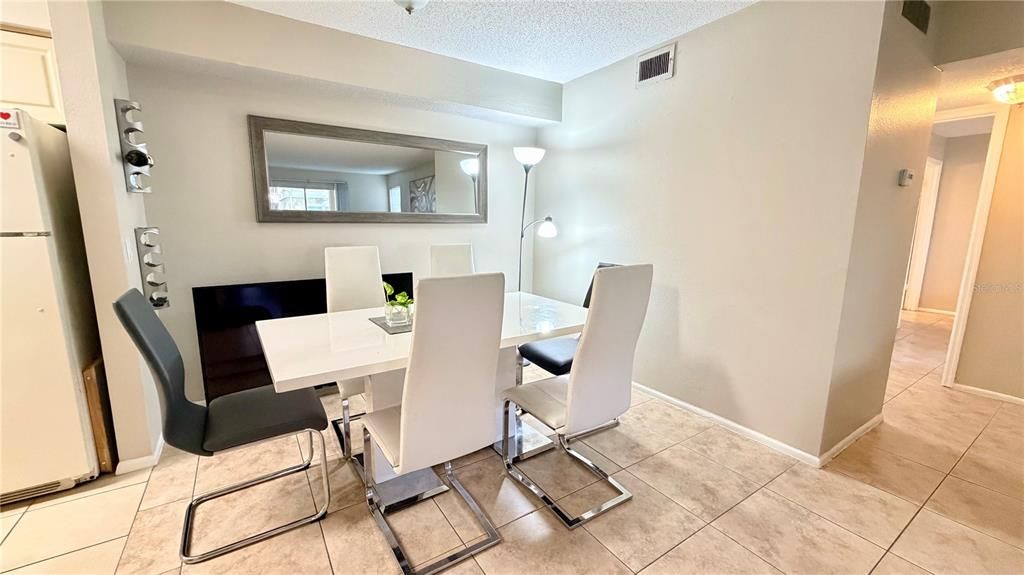 En Renta: $1,700 (2 camas, 2 baños, 1164 Pies cuadrados)