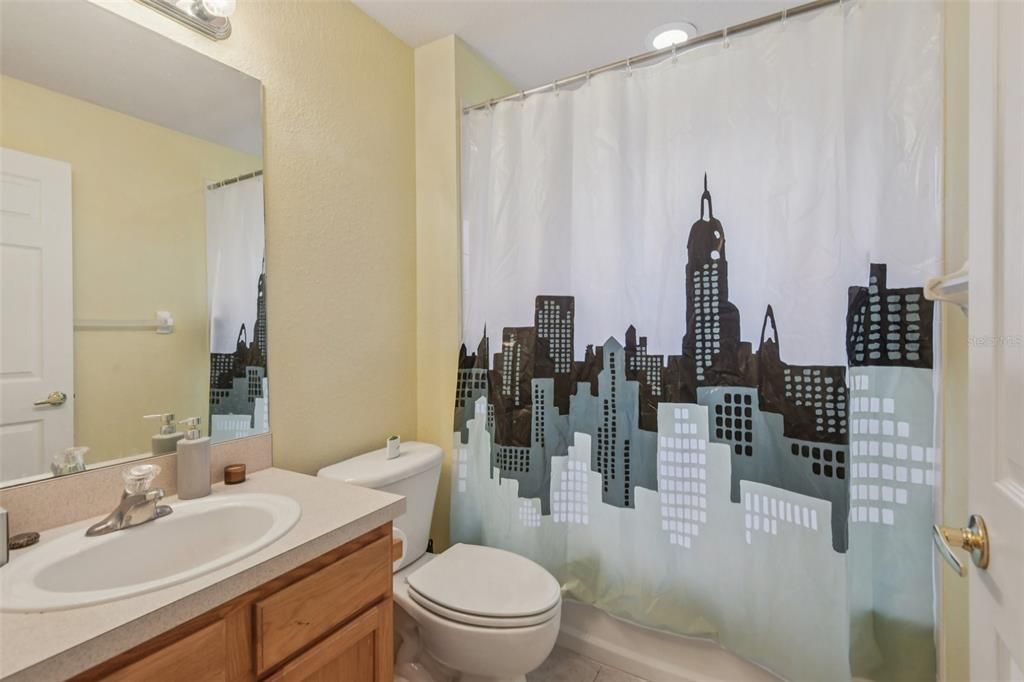 待售: $265,000 (2 贝兹, 2 浴室, 1233 平方英尺)