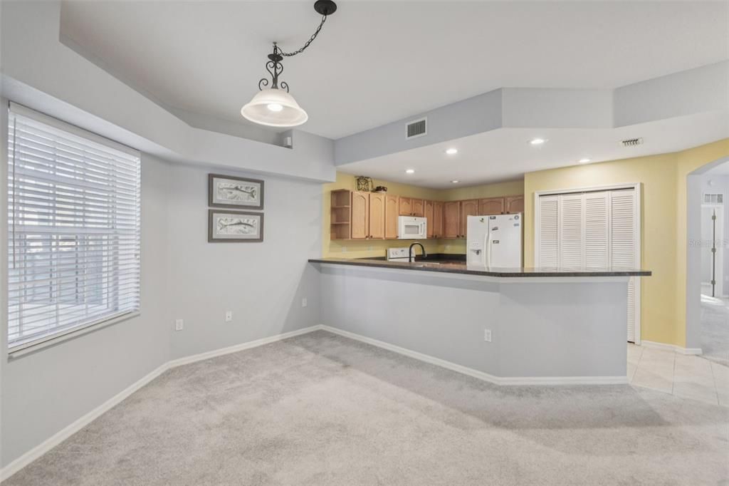 待售: $265,000 (2 贝兹, 2 浴室, 1233 平方英尺)