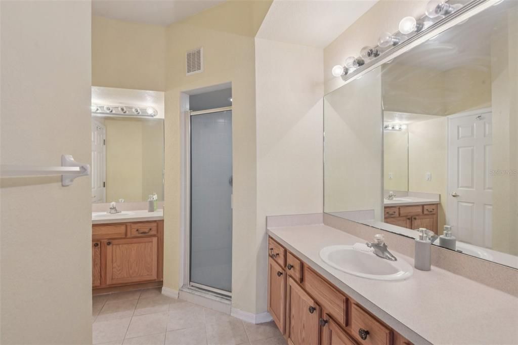 待售: $265,000 (2 贝兹, 2 浴室, 1233 平方英尺)