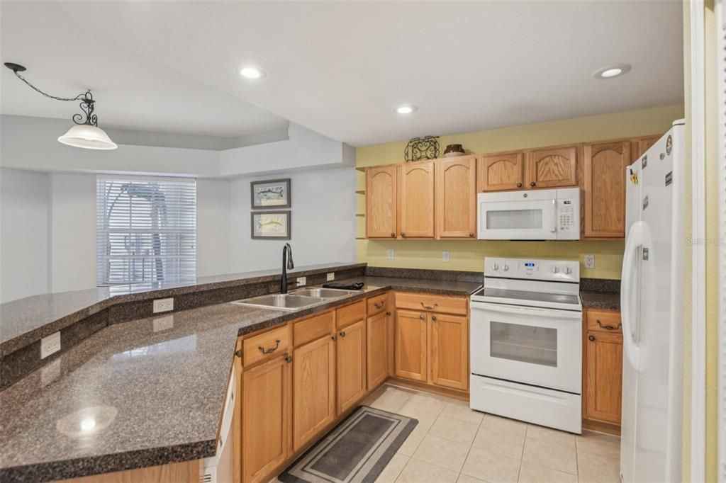 待售: $265,000 (2 贝兹, 2 浴室, 1233 平方英尺)