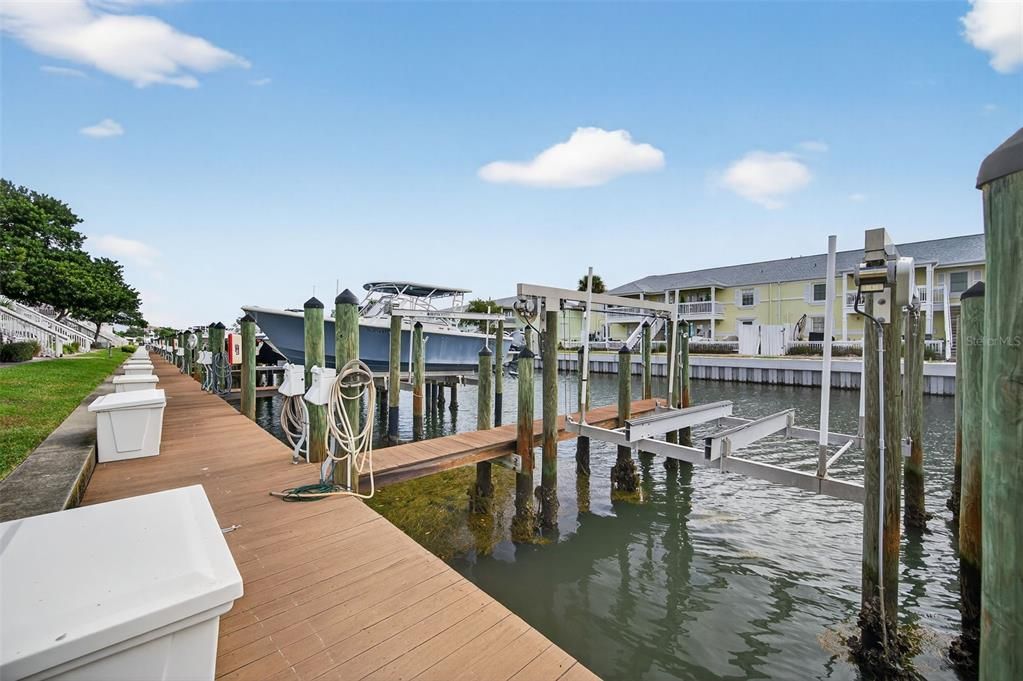 For Sale: $314,999 (1 beds, 1 baths, 823 Square Feet)