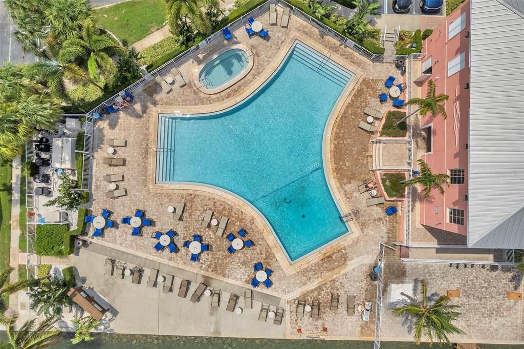 For Sale: $314,999 (1 beds, 1 baths, 823 Square Feet)