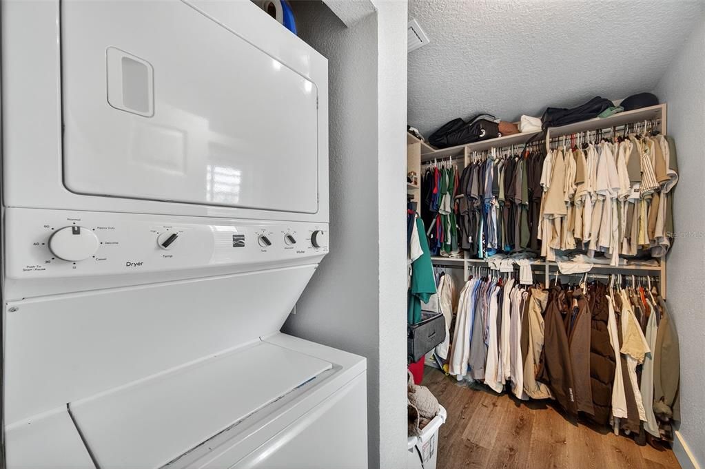 For Sale: $314,999 (1 beds, 1 baths, 823 Square Feet)