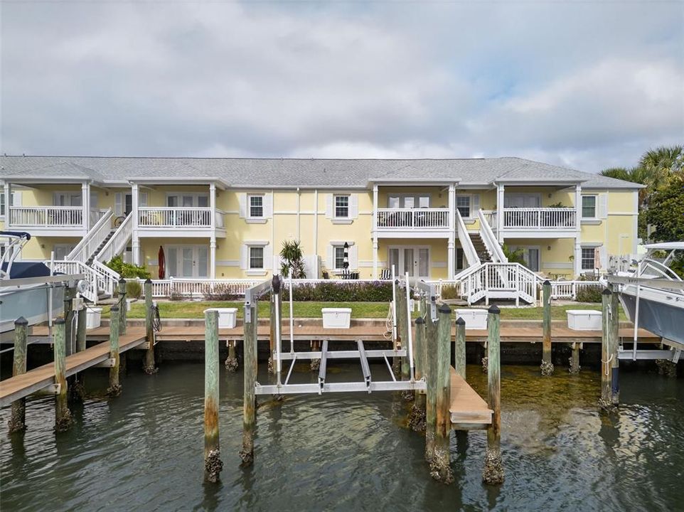 For Sale: $314,999 (1 beds, 1 baths, 823 Square Feet)