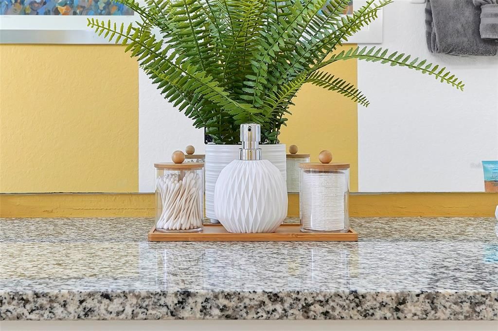 合同活跃: $725,000 (6 贝兹, 4 浴室, 2812 平方英尺)