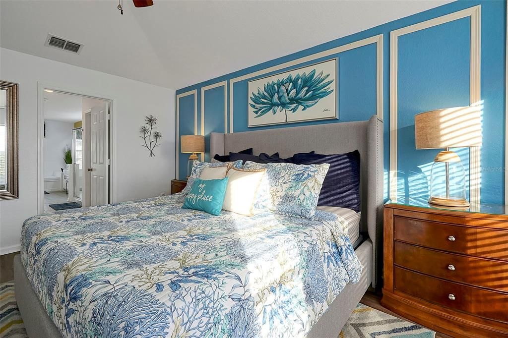 合同活跃: $725,000 (6 贝兹, 4 浴室, 2812 平方英尺)