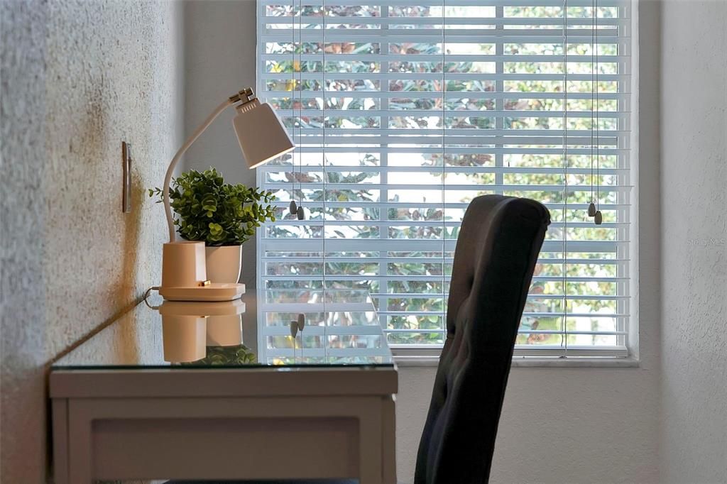 合同活跃: $725,000 (6 贝兹, 4 浴室, 2812 平方英尺)