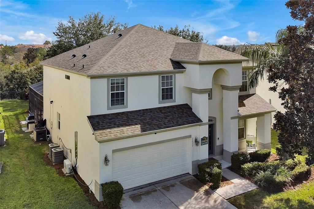 合同活跃: $725,000 (6 贝兹, 4 浴室, 2812 平方英尺)