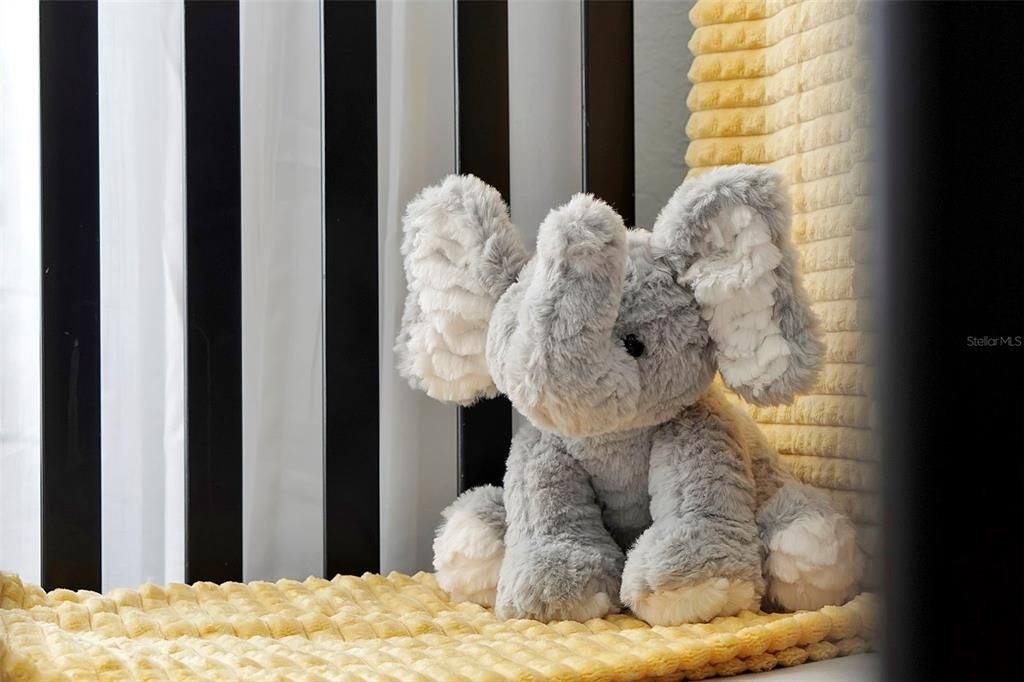 合同活跃: $725,000 (6 贝兹, 4 浴室, 2812 平方英尺)