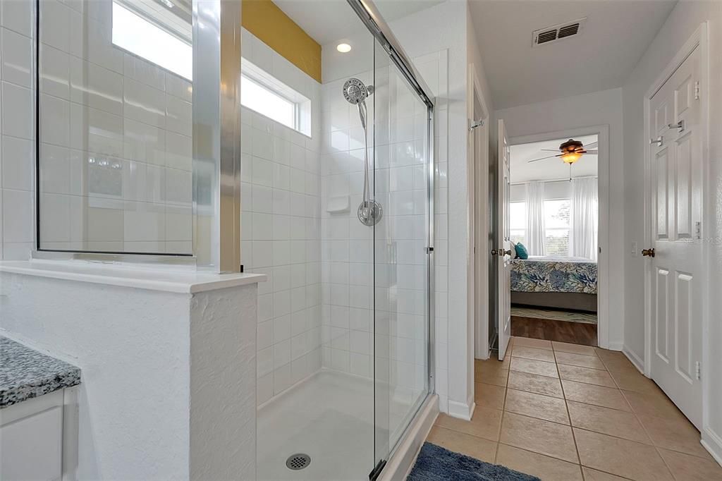 合同活跃: $725,000 (6 贝兹, 4 浴室, 2812 平方英尺)