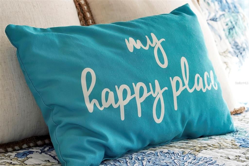 合同活跃: $725,000 (6 贝兹, 4 浴室, 2812 平方英尺)