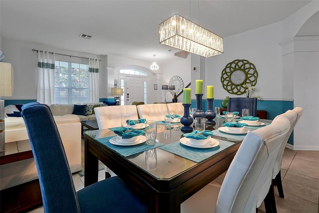 合同活跃: $725,000 (6 贝兹, 4 浴室, 2812 平方英尺)