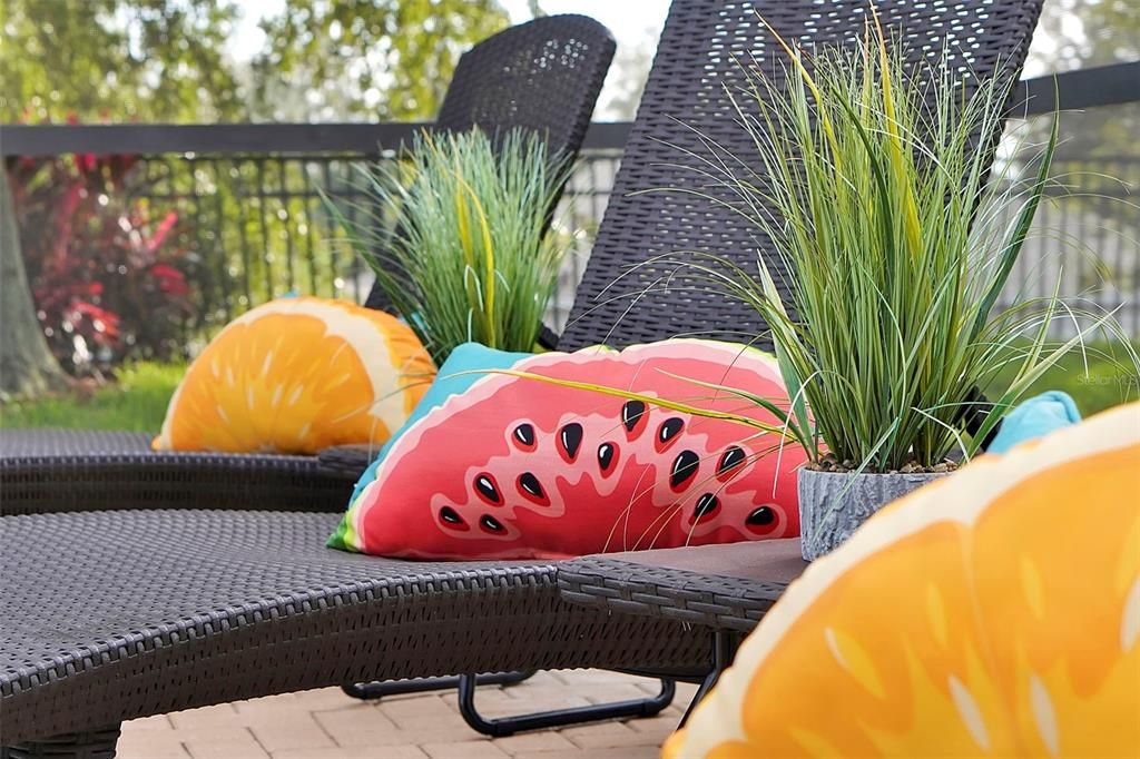 合同活跃: $725,000 (6 贝兹, 4 浴室, 2812 平方英尺)