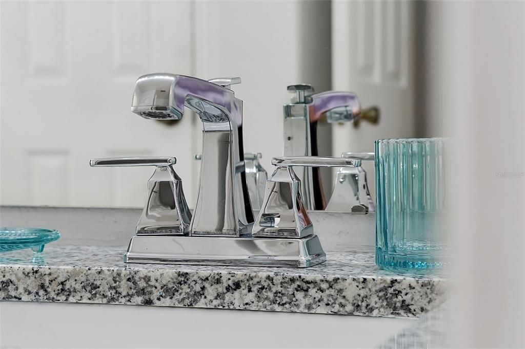 合同活跃: $725,000 (6 贝兹, 4 浴室, 2812 平方英尺)