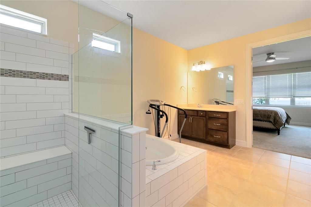 For Rent: $4,040 (4 beds, 3 baths, 2814 Square Feet)