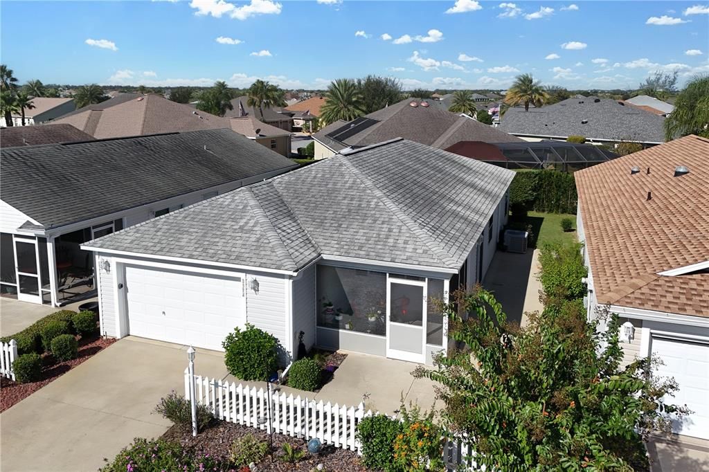 For Sale: $299,900 (2 beds, 2 baths, 1156 Square Feet)