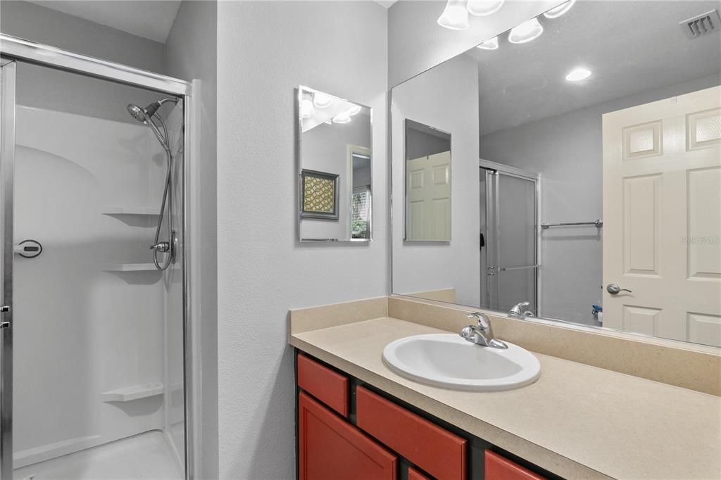 For Sale: $299,900 (2 beds, 2 baths, 1156 Square Feet)